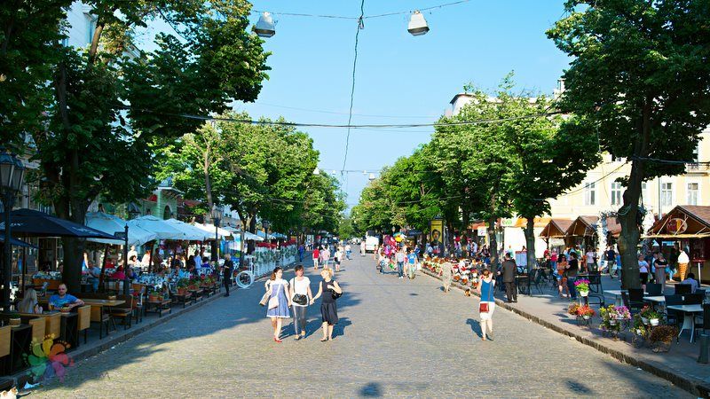 Odessa gezilecek yerler Deribasovskaya Caddesi