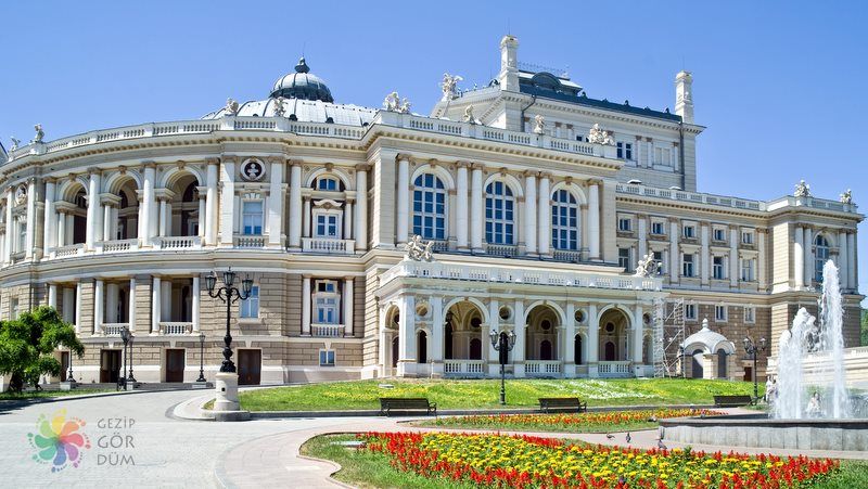 Odessa gezilecek yerler Odessa Opera Binası